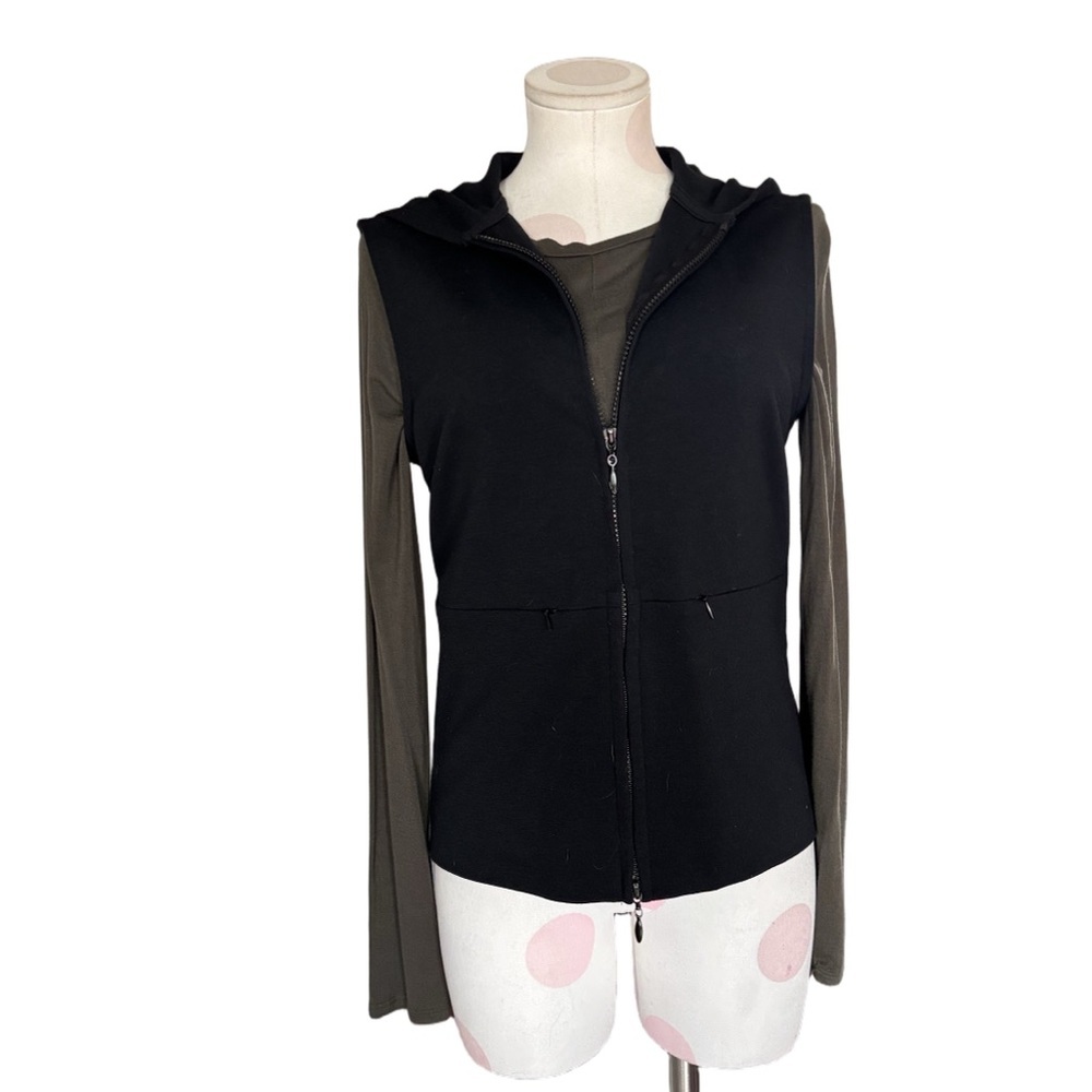 Casual black fisherman core zip up hooded vest / medium